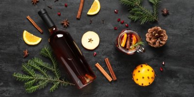 Lahev vína, koření