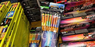 Různé druhy zábavní pyrotechniky