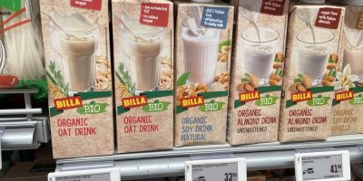 Různé druhy rostlinných mlék značky BILLA