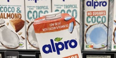Rostlinná mléka v produktových obalech
