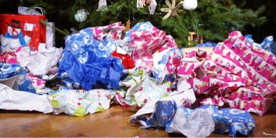 Různé druhy použitého balicího papíru