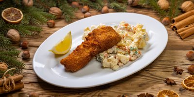 Smažený kapr s bramborovým salátem