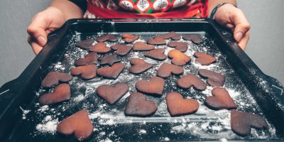 Připálené perníčky na plechu