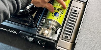 Plynová kartuše ve sporáku