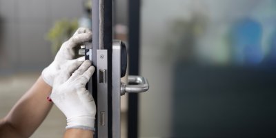 Montování chytrého zámku na dveře