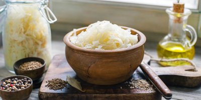 Kysané zelí v misce