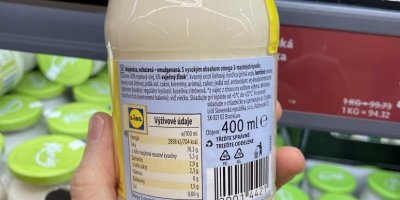 Etiketa na obalu majonézy