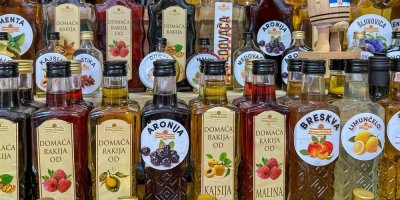 Lahve srbské pálenky