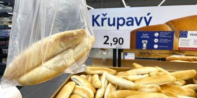 Rohlíky v supermarketu