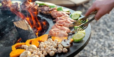 Zelenina a maso na grilu