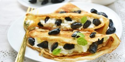 Palačinky se zimolezem