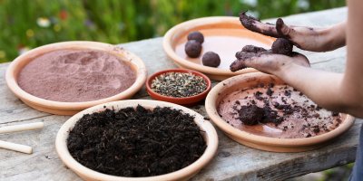 Výroba semínkových kuliček