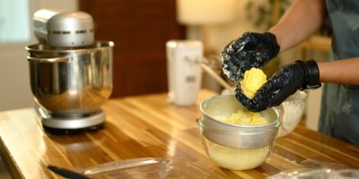 Ruční výroba másla