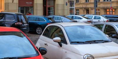 Auta na parkovišti