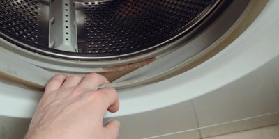 Špinavé těsnění pračky