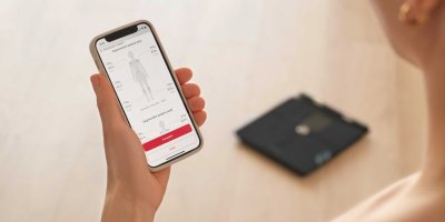  Sencor SBS 9102BK pracuje s analýzou složení těla a umožňuje sledovat vývoj v čase i přes mobilní aplikaci