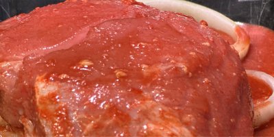 Vepřová plec s cibulí