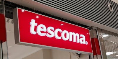 Vývěsní štít s logem Tescoma