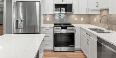 Čistá moderní kuchyně