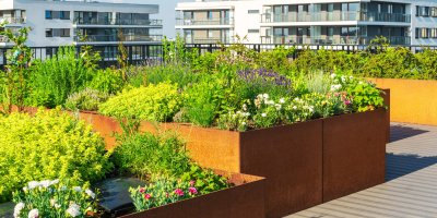 Vyvýšené záhony na terase