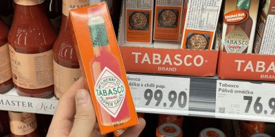 Omáčka Tabasco v supermarketu
