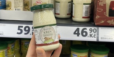 Křenová pasta v supermarketu
