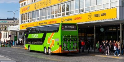 FlixBus na autobusové zastávce