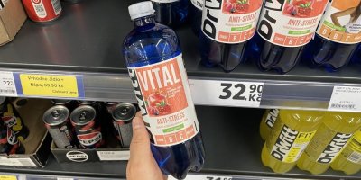 Funkční ochucená minerální voda DrWitt v supermarketu