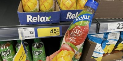 Ovocné sirupy v supermarketu