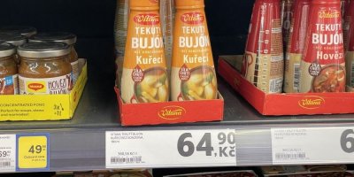 Bujóny v obchodě v regálu