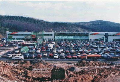 První hypermarket Globus