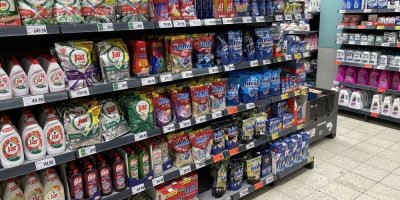 Mycí prostředky v supermarketu