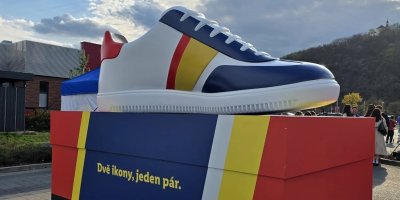 Velká botaska na krabici Lidl x Botas
