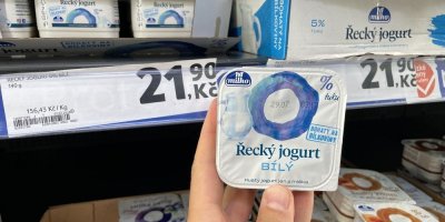 Řecký jogurt v supermarketu