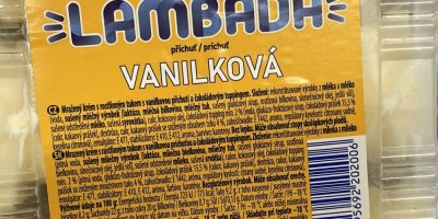 Etiketa na obalu vanilkového mraženého krému