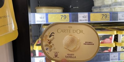 Vanilková zmrzlina v supermarketu