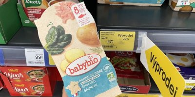 Bramborový pokrm ve výprodeji v supermarketu