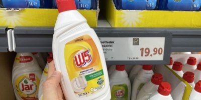 Prostředek na nádobí v supermarketu