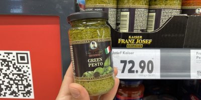 Bazalkové pesto v supermarketu
