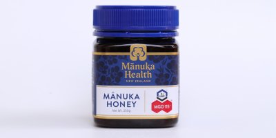 Sklenice s medem manuka