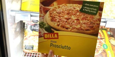 Mražená pizza v supermarketu Billa
