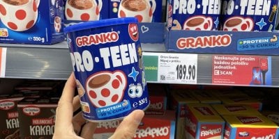 Instantní kakaový nápoj v supermarketu