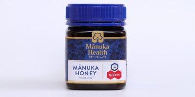 Sklenice s medem manuka