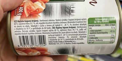 Etiketa na plechovce rajčat