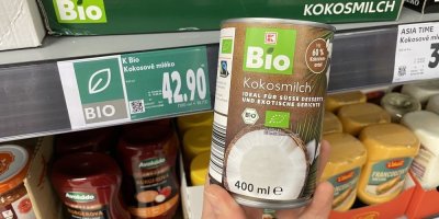 Kokosové mléko v supermarketu