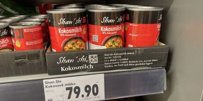 Kokosová mléka v supermarketu