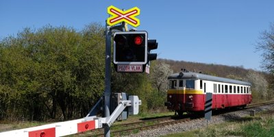 Výstražné znamení varující před jedoucím vlakem