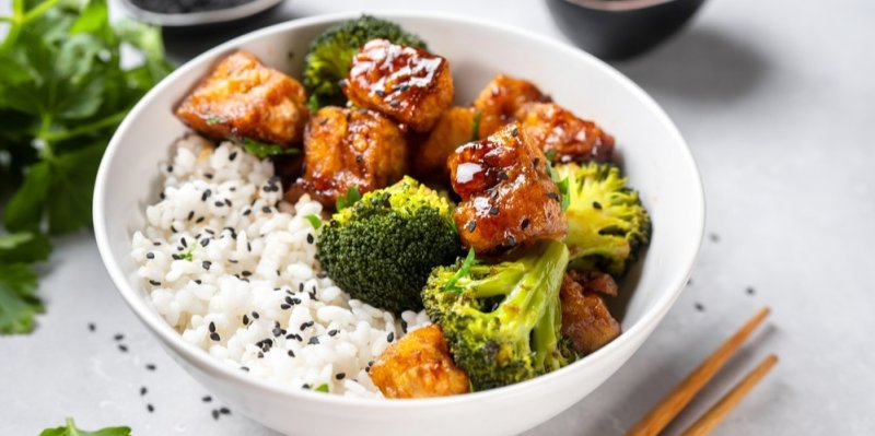 Tofu v hlavní roli: Superpotravina plná bílkovin a vápníku. Dokonce nemusí být jen geneticky modifikované