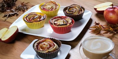 Rychlý dezert z jablek: Jednoduché jablečné růžičky z listového těsta, které voní po skořici