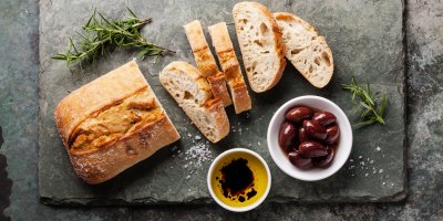 Ciabatta patří mezi tradiční italské pečivo, které hravě připravíte také doma